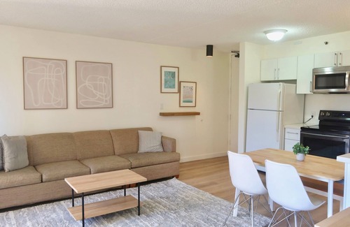 Waikiki Condo | Waikiki Banyan - Free Parking, AC, Wi-Fi, Conveniently Located