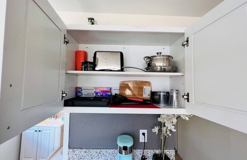 Waikiki Condo | Waikiki Beach Designer Studio with Amazing Views