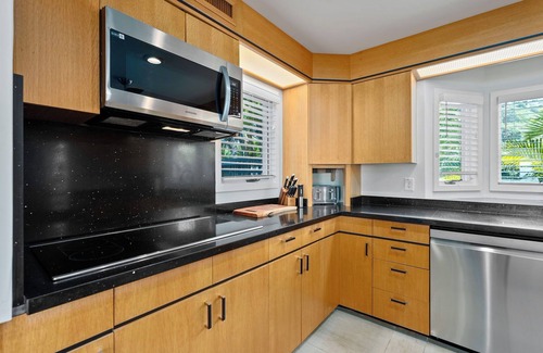 Waialae Iki Ridge House | Wailupe Beach Front: Lux Oceanfront w/Pool, Hot Tub, Beach Access & Stunning Vi