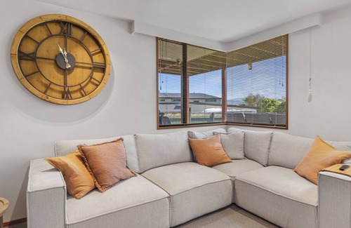 Waikawa Bay House | WAIMARAMA MAGIC – WAIKAWA HOLIDAY HOME, pet friendly in Waikawa