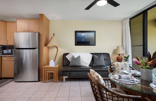 Kihei Apartment | Waiohuli Beach Hale Ocean View Condos with Parking