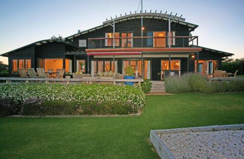 Onetangi House | Wairua - Stay Waiheke