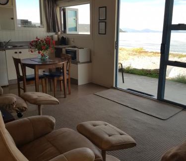Waitahanui Hotel | Waitahanui Lodge