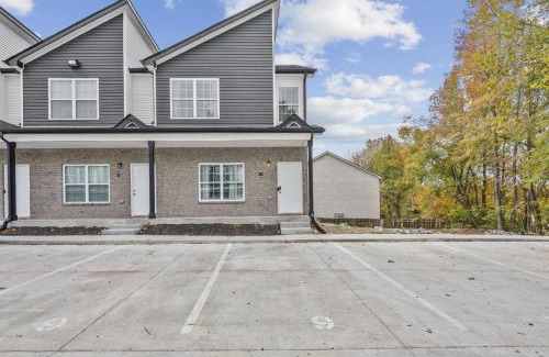 Clarksville House | Waiting to Excell