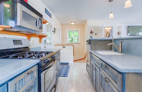 Penn Yan House | Wake and Lake: "Right Along Keuka Lake Wine Trail!"