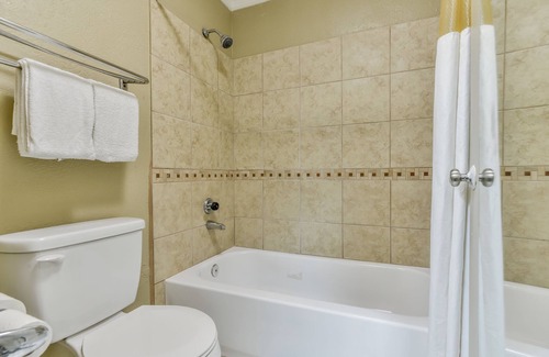 East Raleigh Hotel | Wake Inn