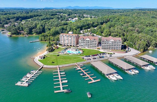 Huddleston Condo | Wake & Lake at Mariner's Landing SML