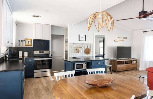 Milledgeville House | Wake & Lake - Sleeps 8, Big Water Views! + More!