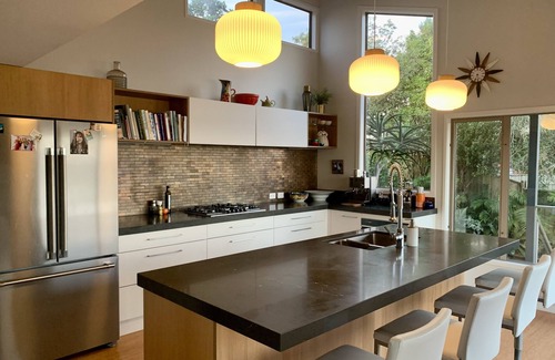 Kerikeri House | Wake up to the beautiful Bay of Islands. Family home overlooking Kerikeri Inlet