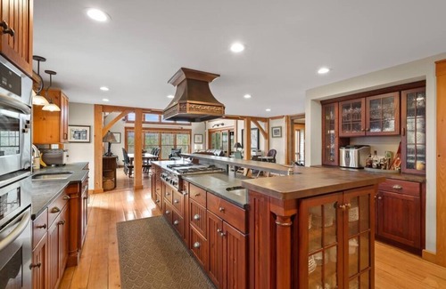 East Dover House | Wakelee Farm | Close to Mt. Snow on 40 Acres!