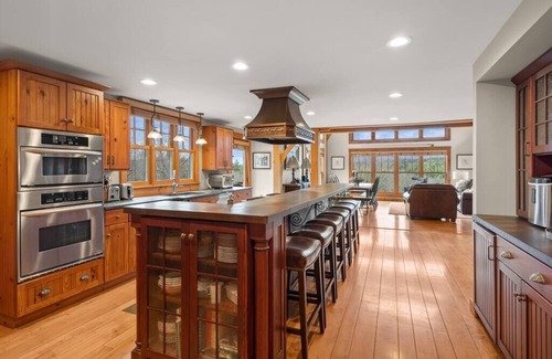 East Dover House | Wakelee Farm | Close to Mt. Snow on 40 Acres!