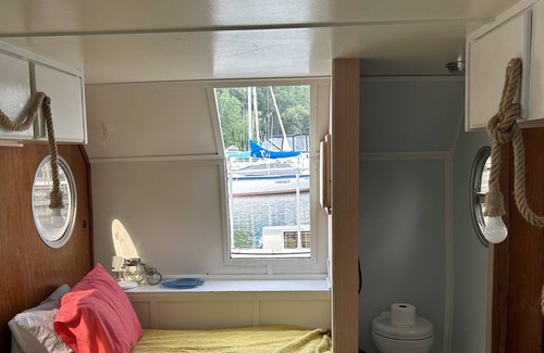 Ithaca Boat Rental | Wakey, Wakey on the Lakey! Enjoy sunrises and sunsets on Cayuga Lake!