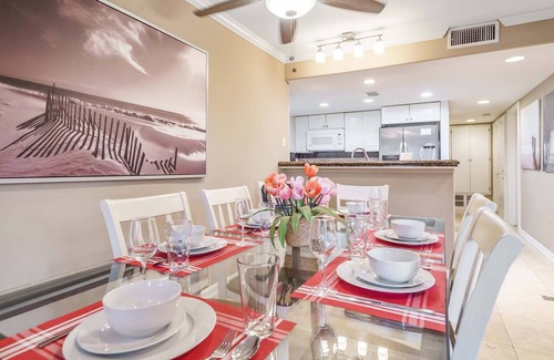 Santa Ana Heights Apartment | Waking up in Your own 3BR Beach Home