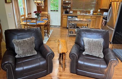Waynesville House | Wakulla Woods Retreat - stunning mountain home, 2 bedrooms with sleeping loft, 2 bathrooms, centr.