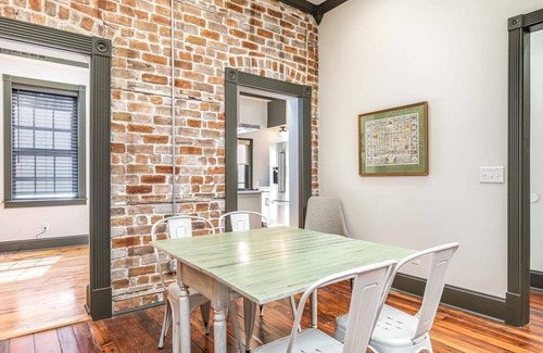 Savannah Victorian District House | Waldburg Manor | Pet Friendly, Historic Savannah!