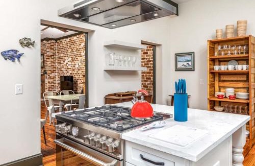 Savannah Victorian District House | Waldburg Manor