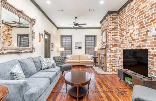 Savannah Victorian District House | Waldburg Terrace