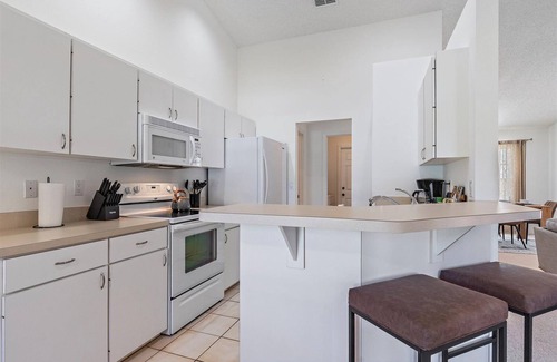 Arlington Park House | Waldemere House | NEW Saltwater Pool | Screened Porch, Fireplace + Games