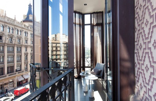 Sant Antoni Apartment | Walden - 2 bed 1 bath apartment, bay window, next To Plaça Catalunyan