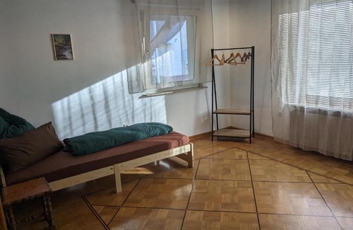 Momlingen Apartment | WaldHausen, kostenfrei WLAN und Netflix