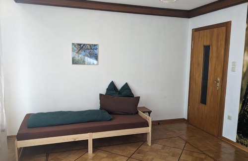Momlingen Apartment | WaldHausen, kostenfrei WLAN und Netflix