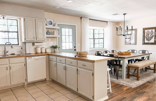 Kingston House | Walk 2 Shore, Boat Ramp, Pool Table, Shuffleboard, Fire Pit, WIFI, Pet Friendly