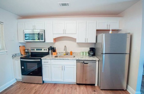 Biloxi Apartment | Walk 2 Shores 2br Sleeps 6 & Nearby Casinos
