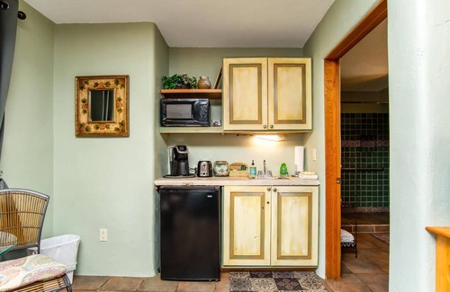 Uptown Sedona Hotel | Walk a Block to Uptown (Our Downtown) to the main shops, tours, restaurants.