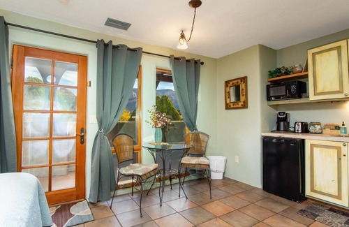 Uptown Sedona Hotel | Walk a Block to Uptown (Our Downtown) to the main shops, tours, restaurants.