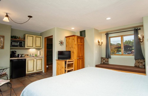 Uptown Sedona Hotel | Walk a Block to Uptown (Our Downtown) to the main shops, tours, restaurants.