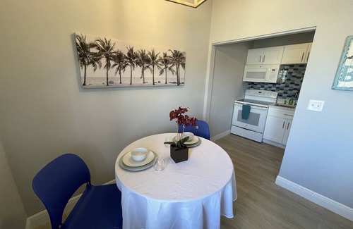 Singer Island Condo | Walk-Beach, Dining, Surfing, Fishing, Snorkel