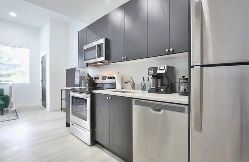 Gillespie Park House | Walk Downtown Work Relax Modern Pet Welcome