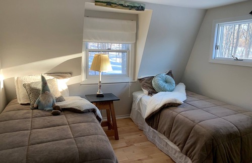 Orland House | Walk from the cottage through the terraced lavender gardens to the sea.