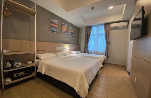 Kampung Air Hotel | Walk In Hotel