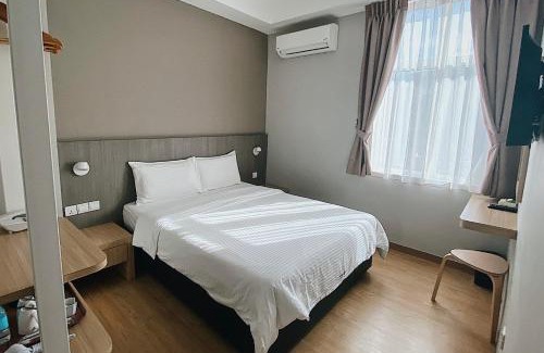 Kampung Air Hotel | Walk In Hotel