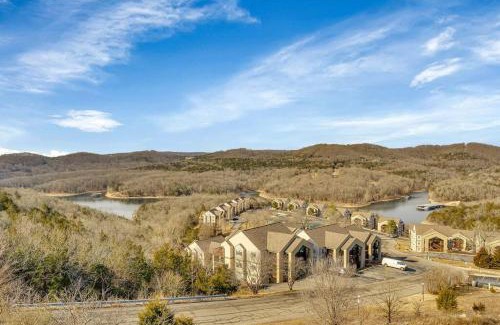 Indian Point Apartment | WALK IN Two bed Lakeview at Indian Point