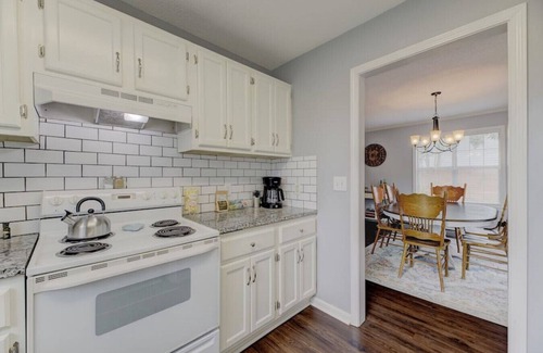 Lexington House | Walk Lex & Main St | Near Old Mill Brew Pub | 3BR