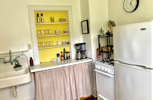 Oshkosh House | Walk to AirVenture from this Cozy Cottage!