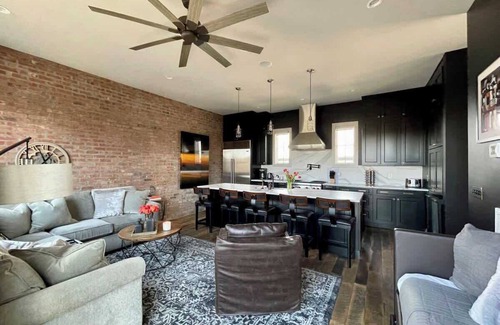 Eighth Avenue House | Walk to All the Hot Spots in WeHo! Downtown Views*