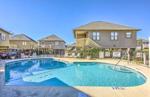Myrtle Beach House | Walk to Apache Pier Coastal Condo with Pool Access