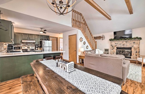 Pocono Lake Cabin | Walk to Arrowhead Lake: Cabin w/Private Hot Tub!