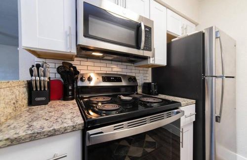 Arlington Apartment | Walk to ATT-Glblife-Free Parking-Min to attraction
