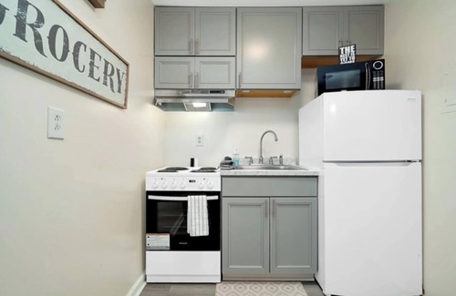 Paristown Pointe Apartment | Walk to Bars & Restaurants, 1BR HighlandsStay