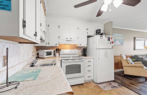 Cherry Grove Beach Condo | Walk to Beach - Beach Cottage at OD B32 - Pool - Lake View