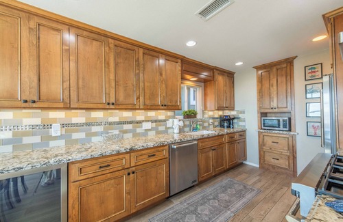 Cayucos House | Walk to beach, 3/2 w/Views, Deck & Accessibility