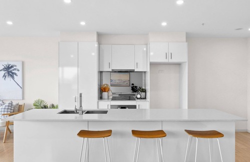 Ocean Grove Apartment | Walk to Beach and shops, Spacious, Ocean Views