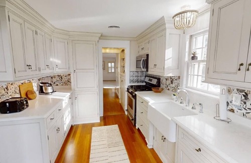 Yarmouth Port House | Walk to Beach and Dennis Village Center