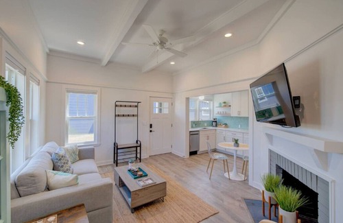 Ocean Park House | Walk to Beach and Town, Fire Pit, BBQ (Bungalows123)