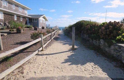 Harwich Port Cottage | Walk to Beach Close to Town WiFi AC Units Ginger Plum Cottage