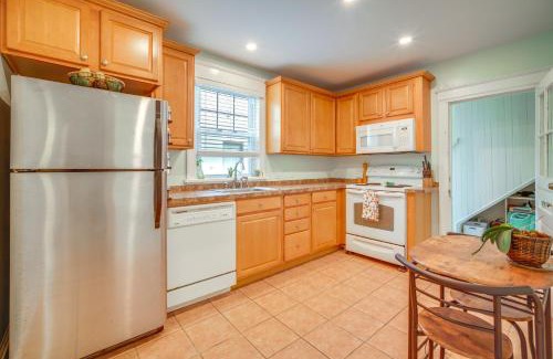 Ventnor City Apartment | Walk to Beach Dog-Friendly Ventnor City Retreat!
